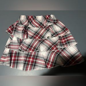Plaid red, black and white skirt size 4t kids, perfect for Christmas/holidays